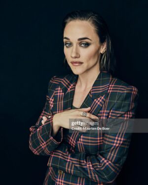 Alice Kremelberg Instagram - 🖤 kickass
.
.
.
#renegadenell @louisadodgeharland @joelyrichardsonsinsta @disneyplus @bbcstudios @lookoutpointtv 
.
.
Mua @robrumseymua 
Hair @christianmarc 
📸 @iheartmaarten