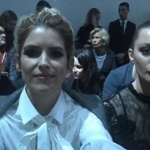 Alice Taglioni Instagram - En attendant #defilé #fashionweek #eliesaabworld