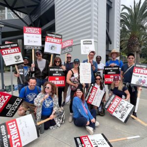 Alice Wetterlund Instagram - @residentalien supporting the writers strike ft. BRIDGET