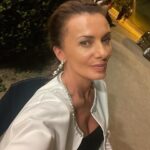 Alice Bendová Instagram - Včerejší noční natáčení. . . No co Vám budu říkat, byla jsem za dámičku a za mršku. @jednarodinaserial @tvnovaofficial @zooz_ie ( kostýmy ) #serial #tv #tvnova #kamera #prace #lovemyjob #myjob #television #jednarodinaserial