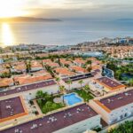 Alice Bendová Instagram - 🐠🐠🐠POSLEDNÍ VOLNÉ TERMÍNY V NAŠICH APARTMÁNECH NA TENERIFE V LOS GIGANTES DO ZÁŘÍ 🐠🐠🐠 Naše apartmány 2 kk a 3 kk mají velké terasy, výhled na oceán, bazén, zahradu, garáž a vše v dostupné vzdálenosti🌴 🐠🐠🐠VOLNÉ TERMÍNY : 19.3.-27.3., 20.3.-19.4., 8.4.-14.4., 27.5.-4.9., 23.7.-1.8. A pak od 3.9. 🐠🐠🐠 Data pobytu si můžete přizpůsobit Vašim potřebám❤️ Cena od 99€ za celý apartmán/noc REZERVACE a INFO pište na : veselaalice@seznam.cz #rent #apartmentforrent #tenerife #renttenerife @real.estatevideography.cz
