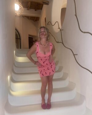 Alice Eve Instagram - thank you for my alaia, dream girl @rebeccacorbinmurray 💕
