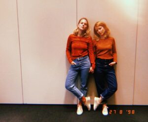 Alicia von Rittberg Instagram - Pressday Ballon 👯‍♀️ mit Zwillaling @karoline_schuch 
Wir kommen der Sache näher! #ballon ab 27. September im Kino!