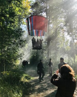 Alicia von Rittberg Instagram - BALLON fliegt nochmal von 4.-11. November in die Kinos 🎈
#30jahremauerfall
@bullyherbig @karoline_schuch #friedrichmücke #davidkross
@studiocanal.de