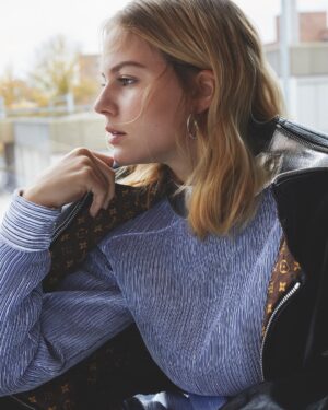 Alicia von Rittberg Instagram - 🍂🍁 with @louisvuitton for @grazia_magazin 
Picture by: @jette_stolte 
H/M: @lindasigg
💕@bastianlerdon 
@jasminschreiber