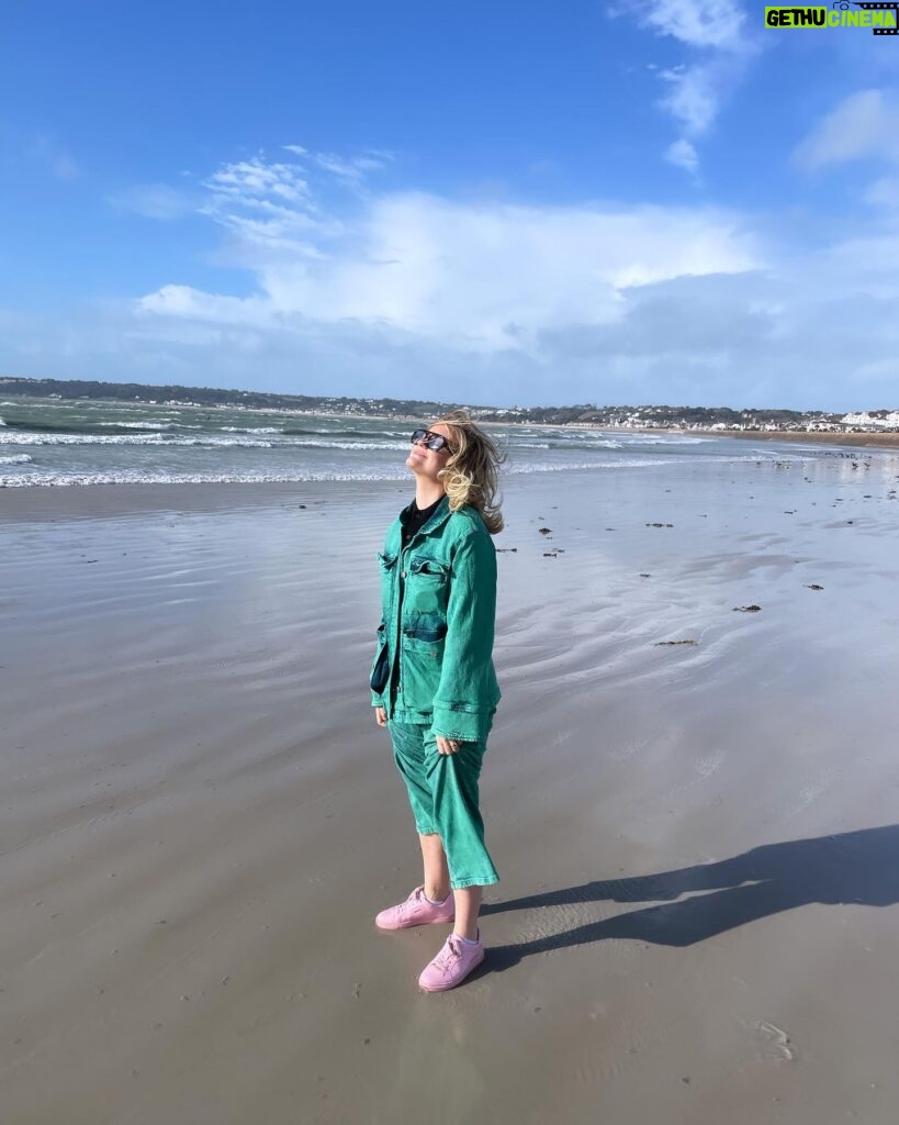 Alicia Agneson Instagram - What did the sea say to the sand…? Thank you for a lovely stay @theclubjersey - for sure not ready to leave the sea wind & salty hair behind