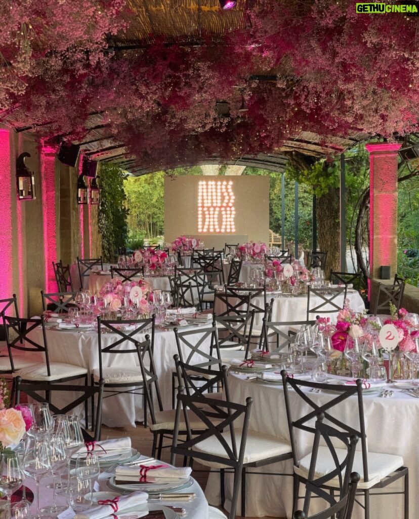 Alicia Agneson Instagram - A dream come true to wear and work with the @dior & @diorbeauty team for a very special evening, at Monsieur Dior’s chateau in Grasse - celebrating the eternal Miss Dior fragrance alongside @franciskurkdjian_official