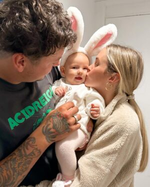 Alicia Banit Instagram - First Easter with our happy little bunny!
So grateful for the beautiful family we are surrounded with 😍
One Easter down, one to go 😁