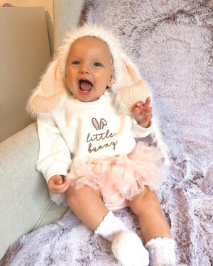 Alicia Banit Instagram - First Easter with our happy little bunny!
So grateful for the beautiful family we are surrounded with 😍
One Easter down, one to go 😁