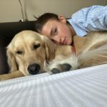 Alicia Moffet Instagram - Ma best a 4 ans aujourd’hui 🥺🎂🎈🎁 Le chien chien le plus spécial, thérapeutique et doux qu’ya pas. On en a traversé des choses ma p’tite madame et moi et j’espère l’avoir à mes cotés pour encore pluuuuuusieurs années 🤍