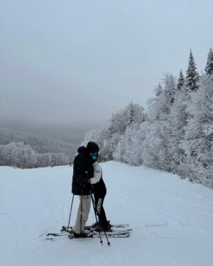 Alicia Moffet Instagram - New passion unlocked 🎿