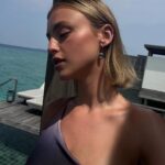 Alicia Moffet Instagram - While in the Maldives 🌊☀️🌪️👙🪂 @fairmont.maldives