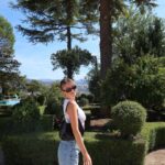 Alicia Moffet Instagram - Congé entre bests 🥹💝☀️👨‍👩‍👧‍👦🍷