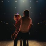 Alicia Moffet Instagram - Probablement un des plus beaux moments de ma vie ; Billie qui me demande de chanter avec moi sur la scène avec des écouteurs et un micro pendant notre soundcheck ( elle était trop gênée avant🥹 ) Full circle moment 🤍 Photo par @olitakesshots 👑