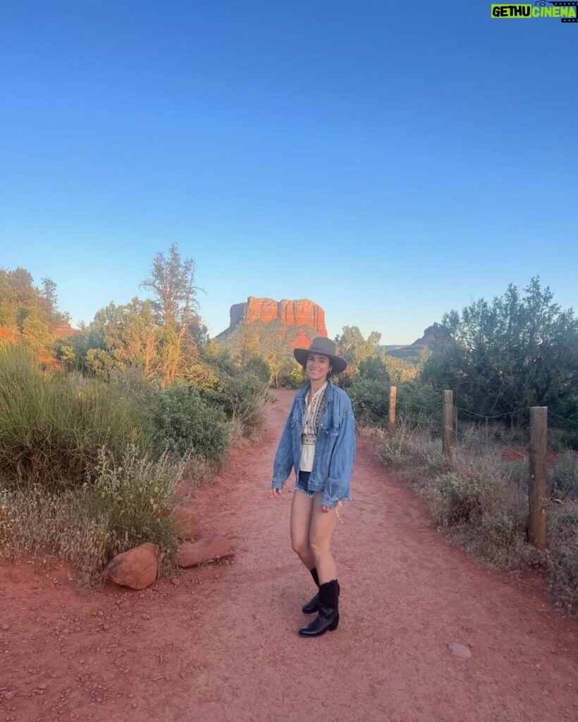 Alicia Sanz Instagram - Arizona you were pretty ✨🧙‍♀️🐍🏜️🌵🧚♥️🦂