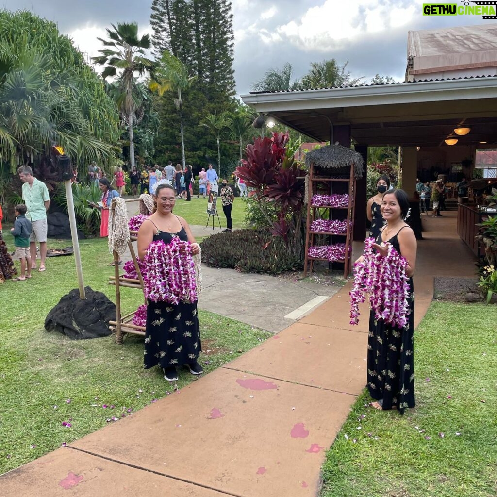 Alicia Sanz Instagram - I’m moving to Hawaiiiii 🌺