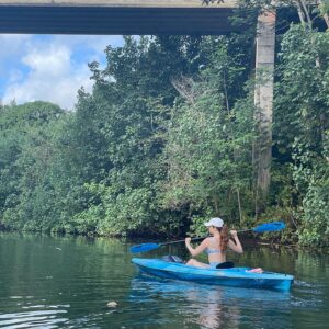 Alicia Sanz Instagram - I’m moving to Hawaiiiii 🌺