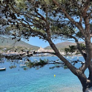 Alicia Sanz Instagram - My tribe y Cadaqués ♥️