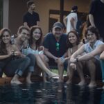 Alicia Sanz Instagram - Nos vamos o no a Colombia @jackduarte.me ? #NowandThen finale is out now on @appletvplus Damn! I love this fam! ♥️