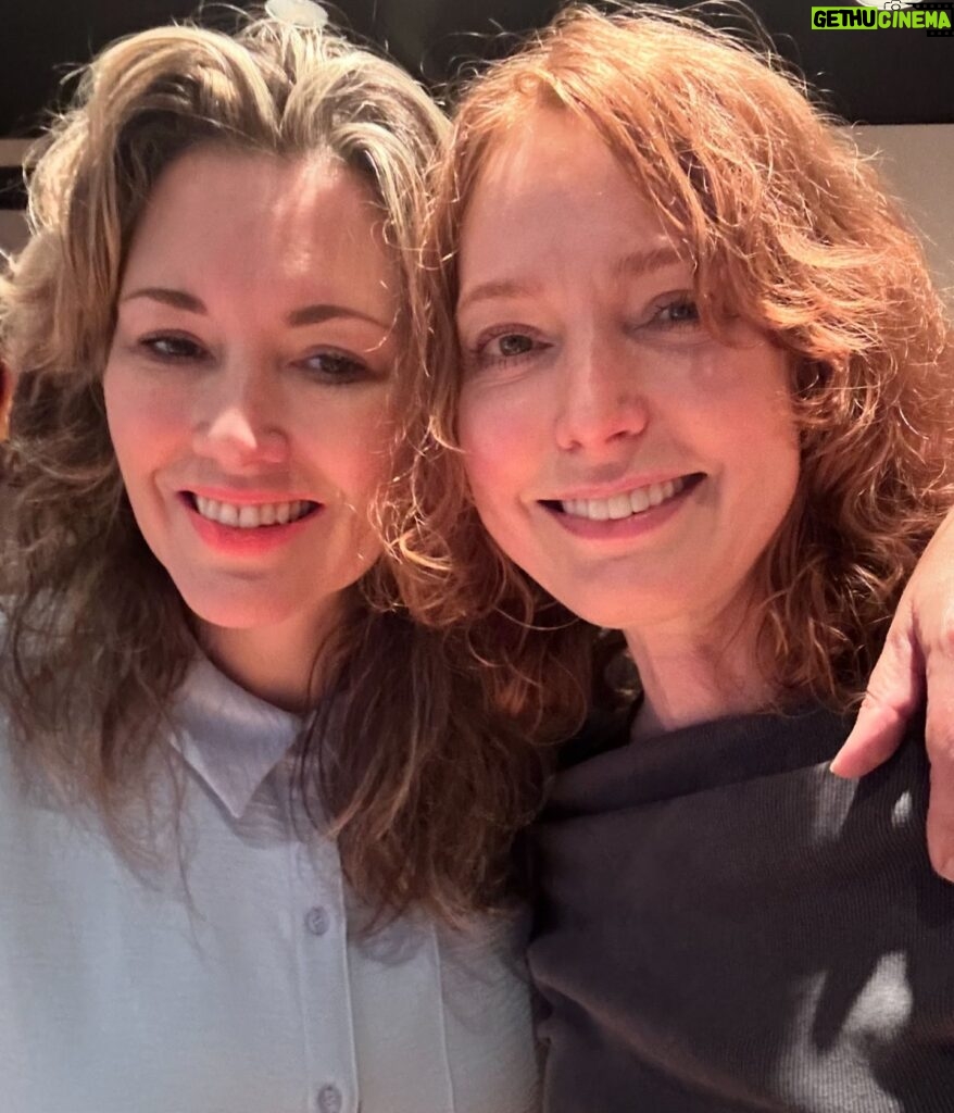 Alicia Witt Instagram - today in the studio with my friend and collaborator - the one and only @mandybarnettmusic! i can’t wait to share the christmas song we wrote - and which she has done me the honor of singing on, too ☺️🙏 it was a thrill to cut it all together with @kalmusky and hear that singularly devastatingly beautiful voice coming out of the speakers ❤️ coming this holiday season!! i’ll share the stage with mandy and so many others at the variety show she and @monicarameyofficial are putting on at the @franklintheatre may 20: @varietyonmain. really looking forward to that. come on out and see us for this one night only event if you’re in town!! #mandybarnett #aliciawitt #nashvillemusic