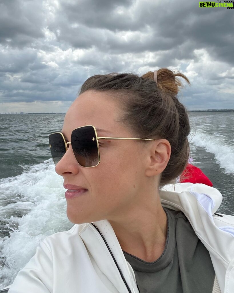 Alicja Bachleda-Curuś Instagram - I love the Polish seaside! It’s full of character, moody, and each time treats you differently. As a child I used to spend every summer holidays here. Still the same magic. Thank you @bnpparibaskinoletnie for letting me celebrate cinema in such a special place! And visit my favorite (still unchanged) pirate ship😎🎬📽💙