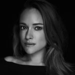 Alicja Bachleda-Curuś Instagram - Kochani moi, od czasu do czasu zdarza mi się przeczytać o sobie totalne bzdury, bardziej lub mniej krzywdzące, wszystkie jednak obchodzę szerokim łukiem. Jest jednak granica, której najwyraźniej nie znają pewne media ostatnio donoszące o złym stanie zdrowia mojego taty. Tata, Bogu dzięki, czuje się świetnie i mam nadzieję, że nie dotrą do niego te bzdury. Chciałam uspokoić wszystkich, którzy po przeczytaniu tych doniesień dzwonili z troską. Tego typu wymysły są wyjątkowo perfidne w tak wymagającym dla nas wszystkich czasie, pełnym niepewności, ale i nadziei. Jestem wdzięczna za zdrowie moich bliskich ale też pełna empatii dla tych, których los potraktował inaczej. Życzę wszystkim zdrowia i spokoju. Szanujmy się nawzajem. 🙏🏻
