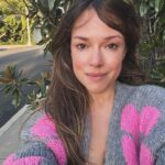 Alicja Bachleda-Curuś Instagram - Happy Monday and hello Spring! 🌸💫 (tried some gardening lately👩‍🌾) P.S. Isn’t my sweater the cutest thing ?! A gift from the talented girls at @naoko.store 🩷🩶