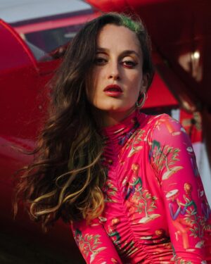 Alina Pash Instagram - That time when it was possible to fly on the beautiful little plane in Ukraine… 🥲💖

Magic overall by @waone_interesnikazki   @overall.ua 💞

Photo: @shpro1 
Make-up: @boiko_mua