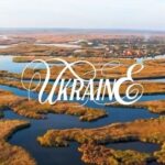 Alina Kovalenko Instagram - Я Україна! I am Ukraine! 🇺🇦 Thank you @ivannasakhno @kapralov.stas for this heartfelt declaration of love 💙💛