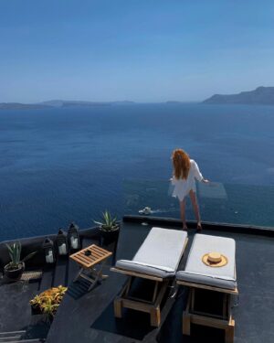 Alina Kovalenko Instagram - All shades of BLUE

Best host: @nostosapartments 🦋