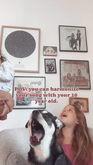Alisan Porter Instagram - She does in fact know it. #motherdaughter #harmony #newmusic #bgvs #ariasage