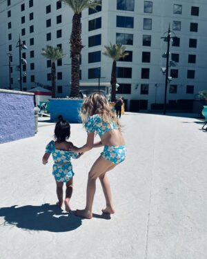 Alisan Porter Instagram - 