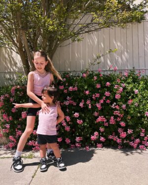 Alisan Porter Instagram - Spring chicks 🐤 🎀💕