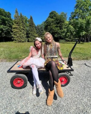 Alisha Weir Instagram - Come join the fun Abigail's second weekend in Theatres!!! Make sure you get your tickets if you haven't already. Some more of my favourite BTS! Abigail's waiting for you!!🖤🩸 @abigailthemovie