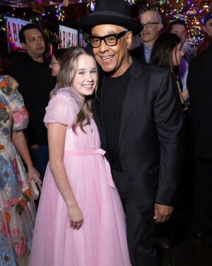Alisha Weir Instagram - Abigail Premiere 🖤🩰🫶🏼
The most special night surrounded by the most special people! Getting to do a film with the most beautiful people on and off set makes everything so much better! 
My talented family!!
Abigail is in theatres TOMORROW! Make sure to get your tickets now! We appreciate you all and all of your support❤️Thank you!!!

Styling: @laura_sophie_cox 
Hair: @ryanrichman 
Makeup: @jostrettell 
@imprintpr