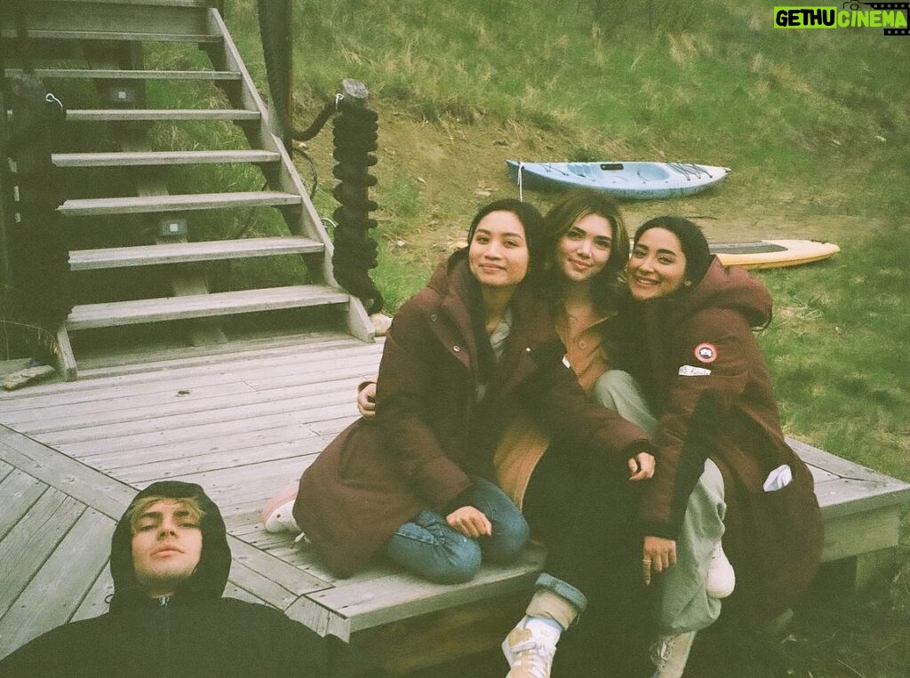 Alisha Newton Instagram - a walter boys summer 🥹 1. Erin and Jackie with our incredible DOP: Walt 🫶🏼 2. @ashbygentry and I celebrating our birthday together 3. the lake house was freezing cold but somehow we all got sun burnt?? 4. @nikkirodriguez glows on a trail ride 5. Lovely’s on the school bus ☺️ @coreyfogelmanis @myalowe 6. idk if this is @ashbygentry or Alex Walter?? 7. Garcia bbs 🫶🏼 @aboutisaac @okaymyles 8. Danny ☺️ @connor_stanhope 9. Skythan @jaylanevans @coreyfogelmanis on a special hike