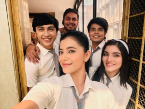 Alisha Parveen Instagram - The best team everrr🤍
#SchoolfriendsS2