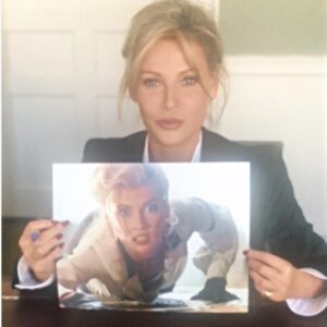 Alison Doody Instagram - Loved signing today for all those great Indiana Jones fans ❤️
#elsa #indianajones #movie #stevenspielberg #harrisonford