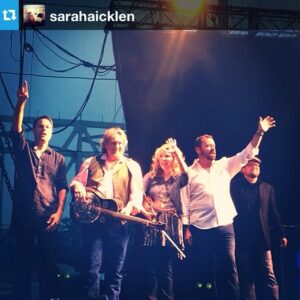 Alison Krauss Instagram - Thanks to @sarahaicklen for this picture from @buckleupfest last night.