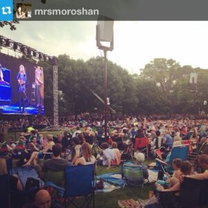 Alison Krauss Instagram - Thanks to @mrsmoroshan for taking this awesome picture at the  @RaviniaFestival this weekend.