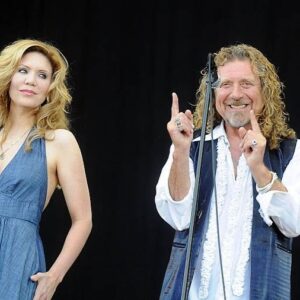 Alison Krauss Instagram - @robertplantofficial and Alison Krauss performing at Bonnaroo in 2008
 📸:Jeff Kravitz