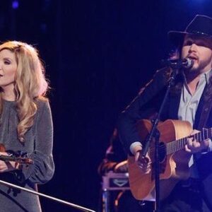 Alison Krauss Instagram - Did you catch Alison's performance with @adamwakefieldmusic on @nbcthevoice tonight? Click the link in the bio if you missed it.