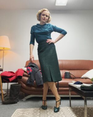 Alison Pill Instagram - One cannot Myrtle without a girdle. (And the best wig.) @appletvplus #hellotomorrow