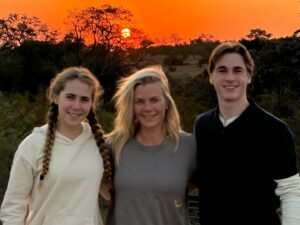 Alison Sweeney Instagram - The sun sets on another glorious day in South Africa. I can hardly describe what an incredible experience this is. Every minute in nature thrive had been mind blowing. Dave & I are so grateful to be able to share this with our kids. So many memories to treasure. 🇿🇦 🦁