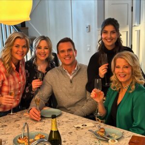 Alison Sweeney Instagram - 🥂 cheers from Hannah’s kitchen to yours! Happy Friday!! I am so thankful for  these wonderful people and the many behind the camera who make #hannahswensen possible. 🙏 Tune in TONIGHT to share the premiere of One Bad Apple 🍎 with us 🥳 can’t wait!  #behindthescenes #setlife 🎬