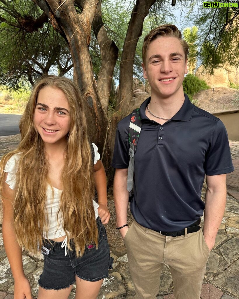 Alison Sweeney Instagram - Ben’s starting his senior year and Megan’s now a freshman in high school. Where does the time go?? 🥹🥹 #backtoschool 📚