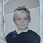 Alison Wheeler Instagram - Moi quand tu me demandes mon carnet de correspondance #90s #lebondieusansconfession #photodeclasse