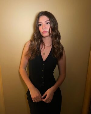 Alissa Skovbye Instagram - #TCA2024 #HallmarkMedia @hallmarkmovie <3 

Hair: @josephchase 
makeup: @robertti