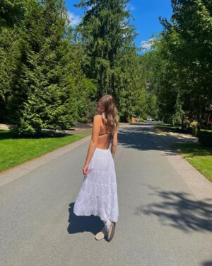 Alissa Skovbye Instagram - 🕊️🌷🌻🧃