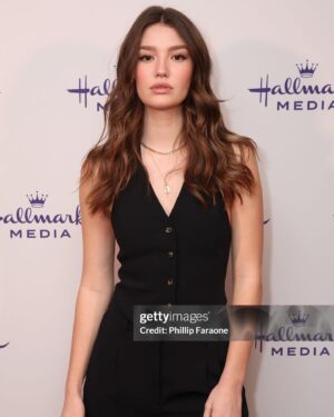 Alissa Skovbye Instagram - #TCA2024 #HallmarkMedia @hallmarkmovie <3 

Hair: @josephchase 
makeup: @robertti